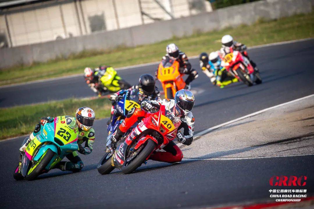 包含场面火爆!赛车观众席沸腾不已的词条 包含场面火爆!赛车观众席沸腾不已的词条