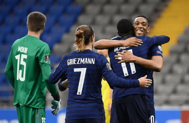 法国队碾压日本队，奥恰洛夫扛起全队