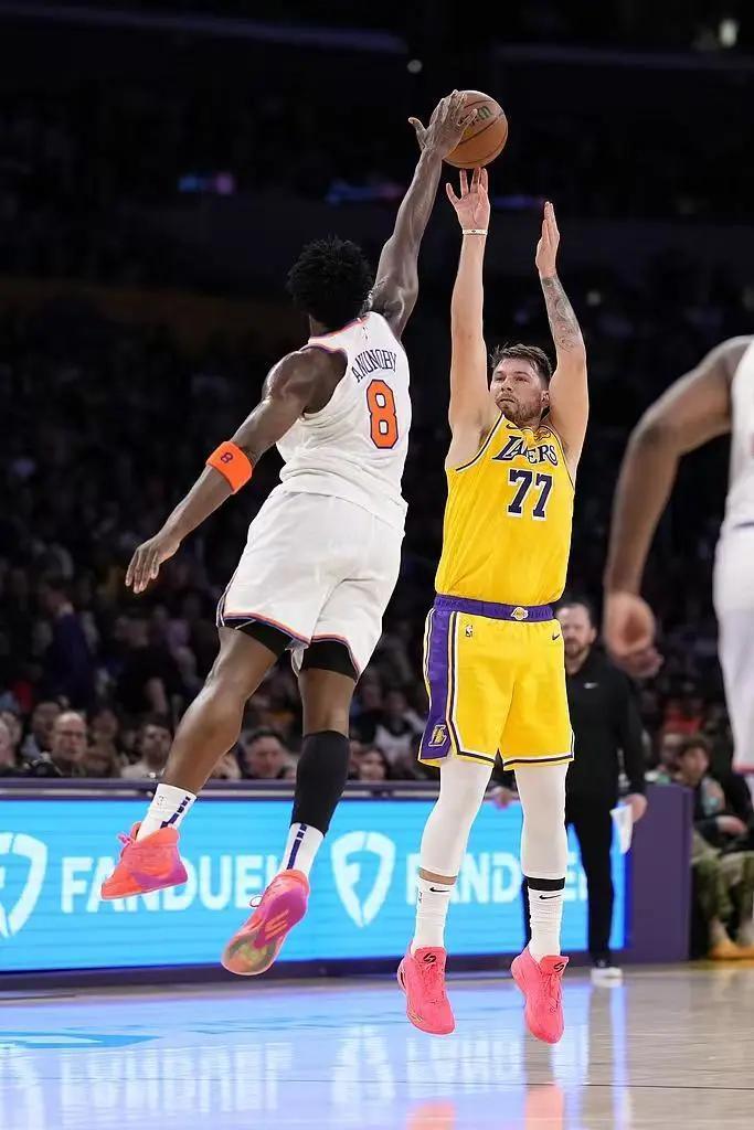 广东队横扫魔术,东契奇状态火热 广东队横扫魔术,东契奇状态火热