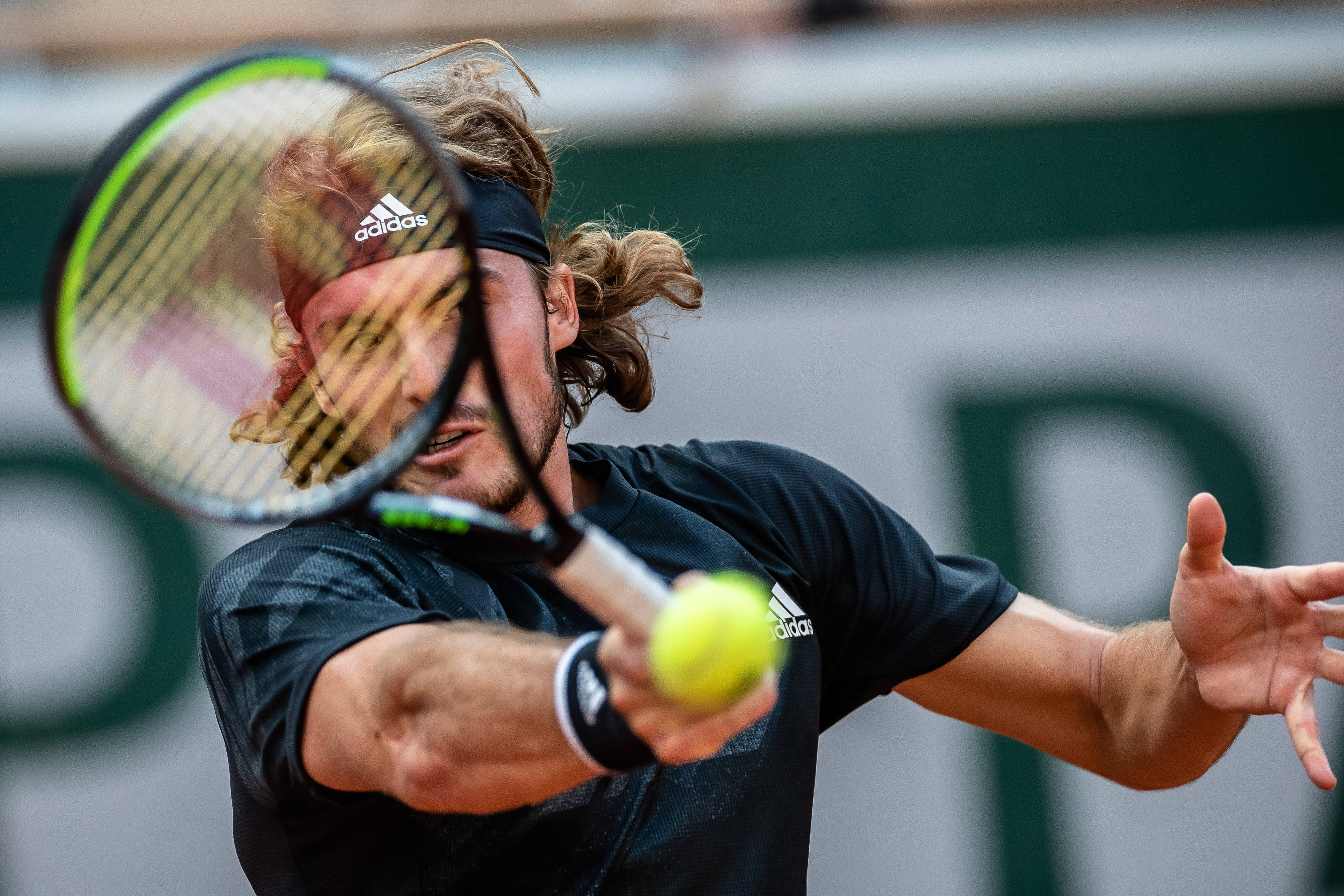 法网完胜澳网,西西帕斯关键制胜 法网完胜澳网,西西帕斯关键制胜