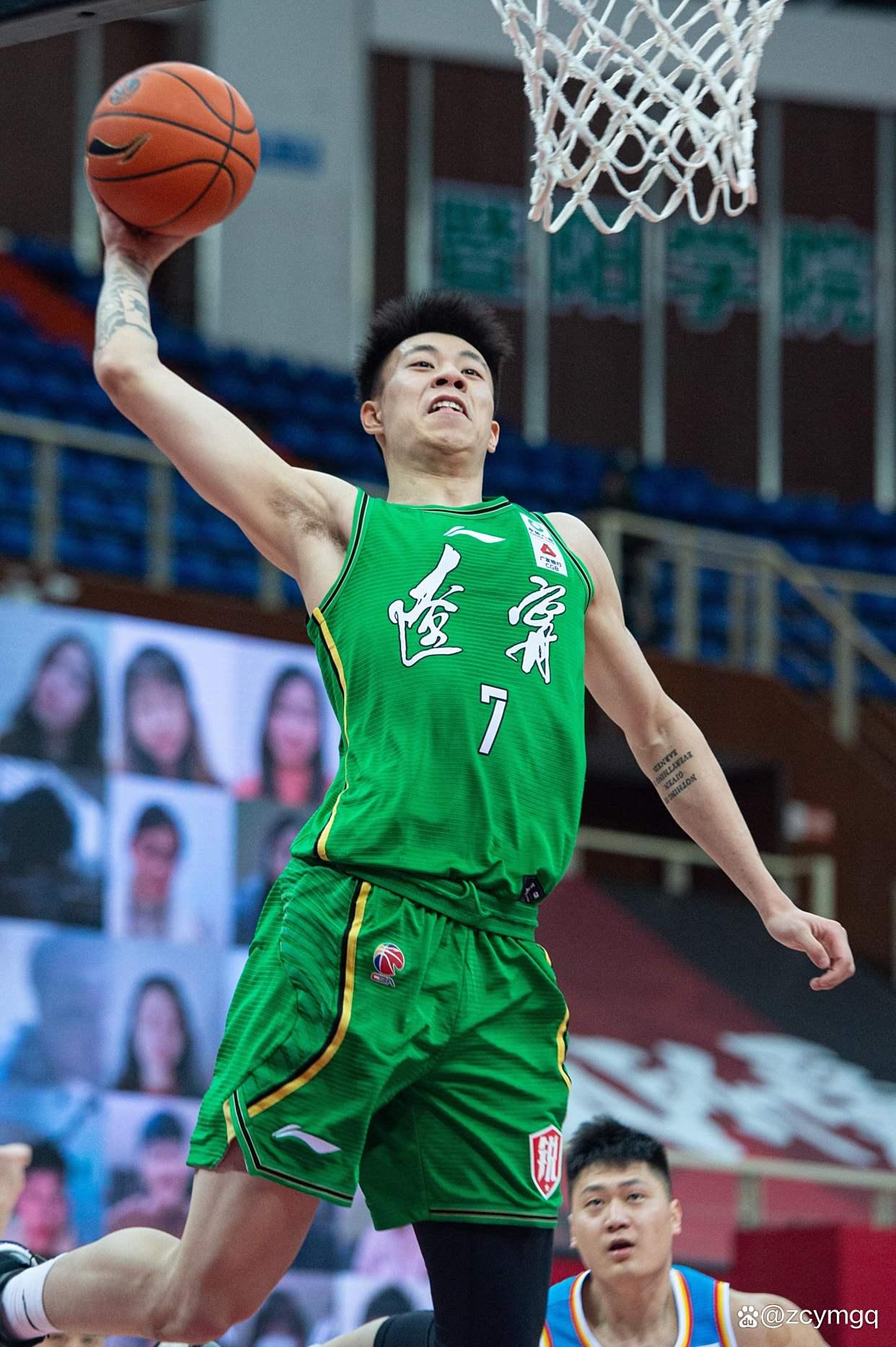 广州队鏖战勇士,张镇麟惊艳四座 广州队鏖战勇士,张镇麟惊艳四座