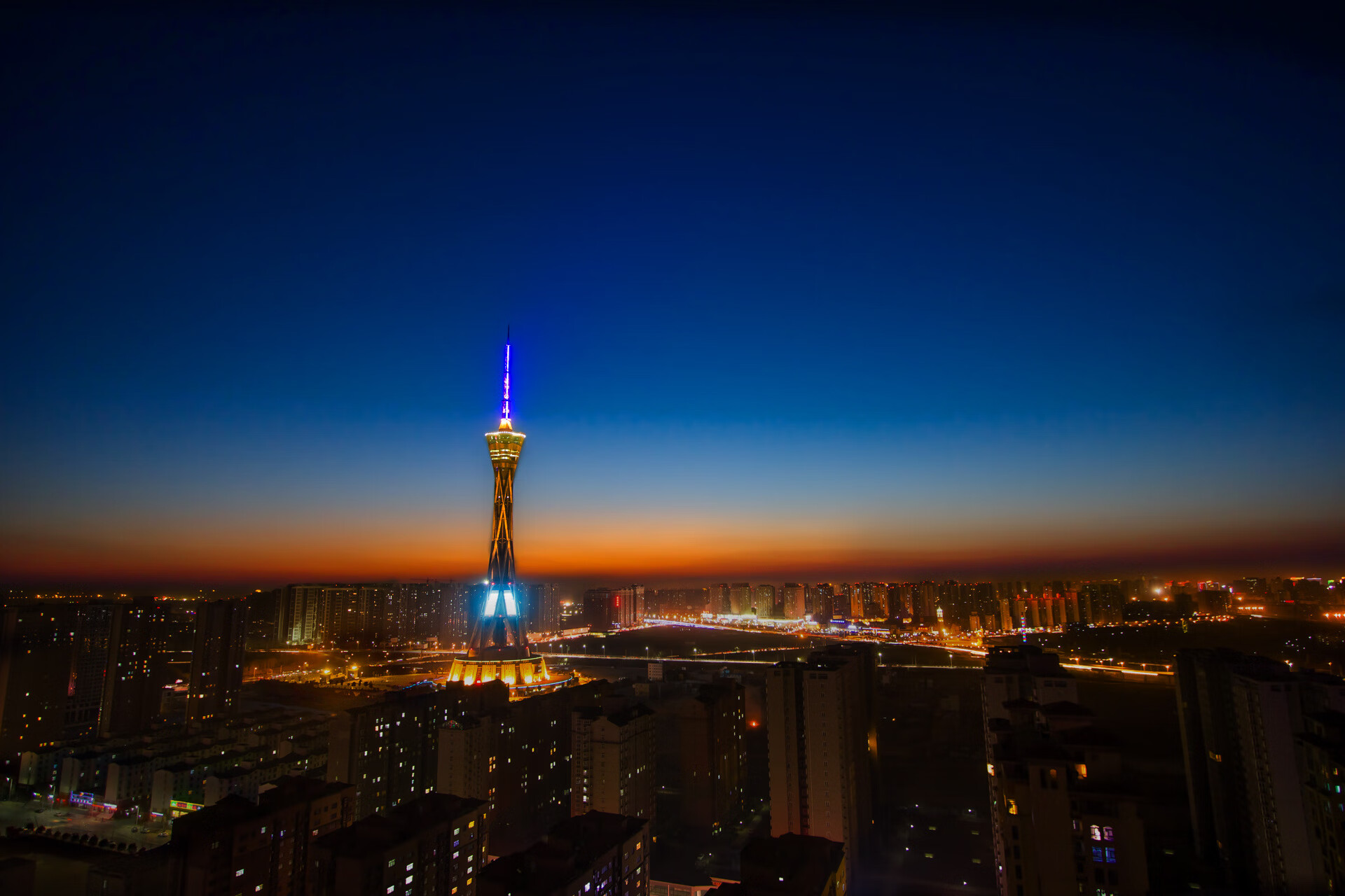 节奏博弈，福克斯点燃火焰，黄蜂毒素麻痹辽宁巨兽