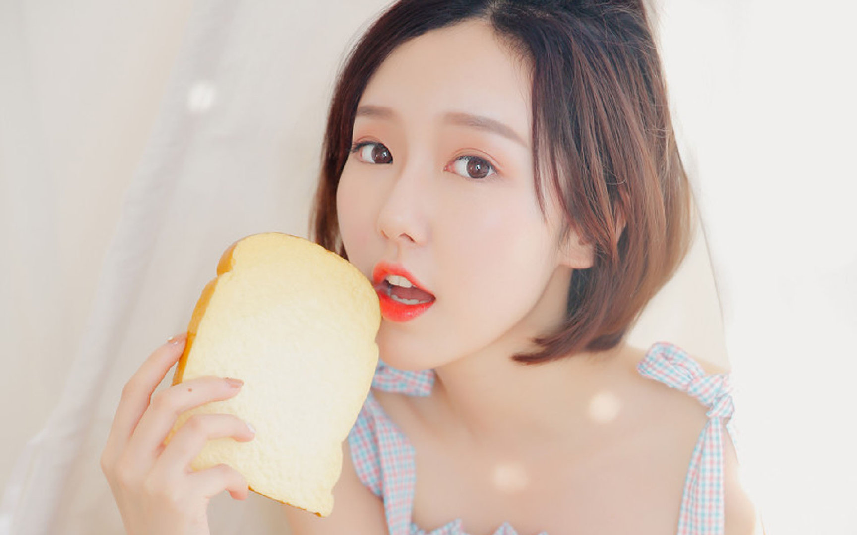 绿茵与硬木的双城记，体育热血叙事的平行呼应