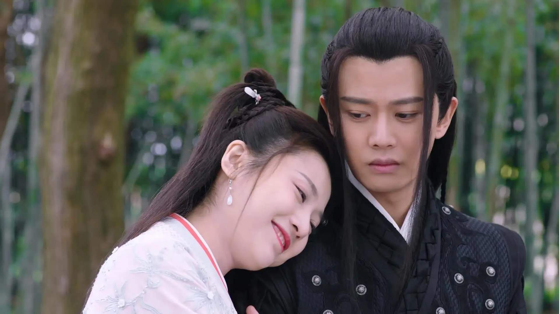 夜之交响诗，当英格拉姆在F1街道上勾勒冠军的线条