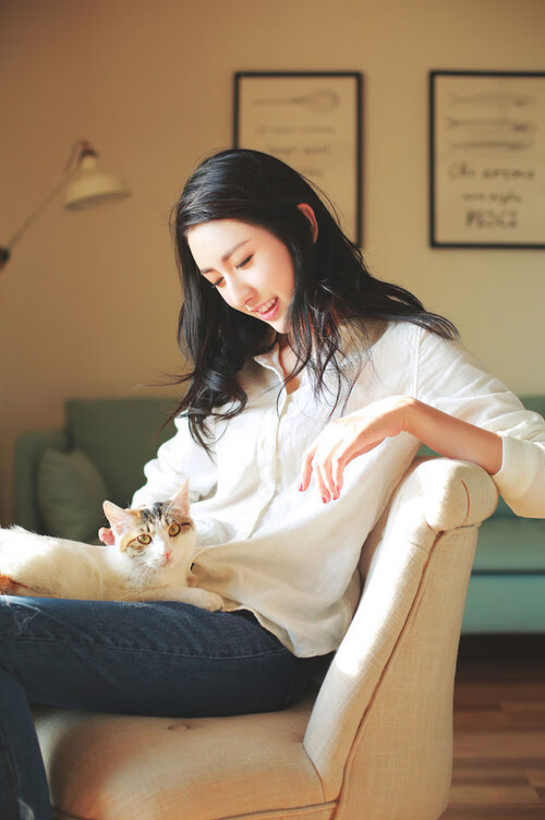 维度交织，冰岛足球的非对称智慧如何预言了罗德里戈的王座之路