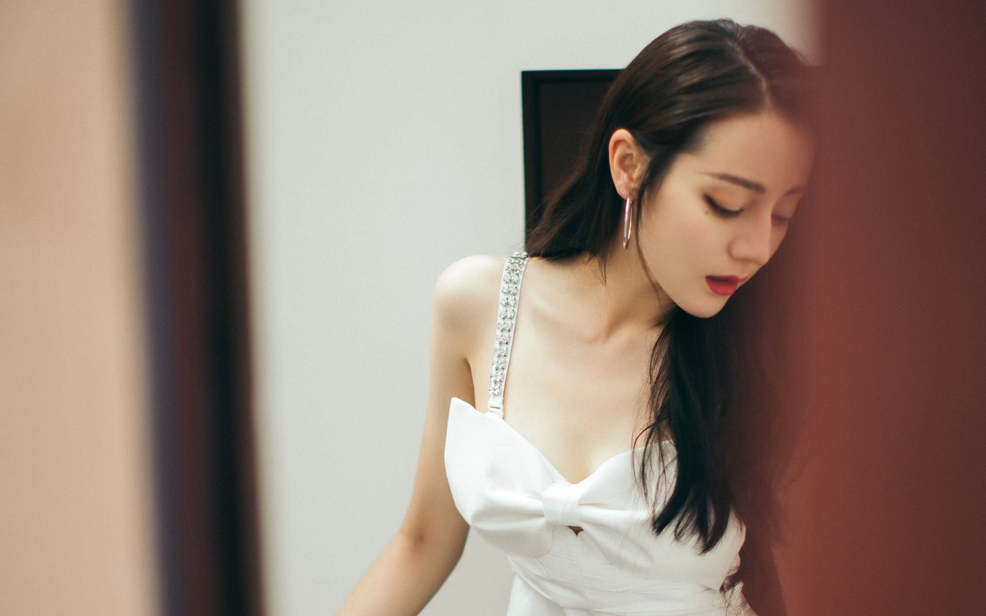 欧冠英雄金玟哉的统治力,爱尔兰与冰岛鏖战的足球哲学