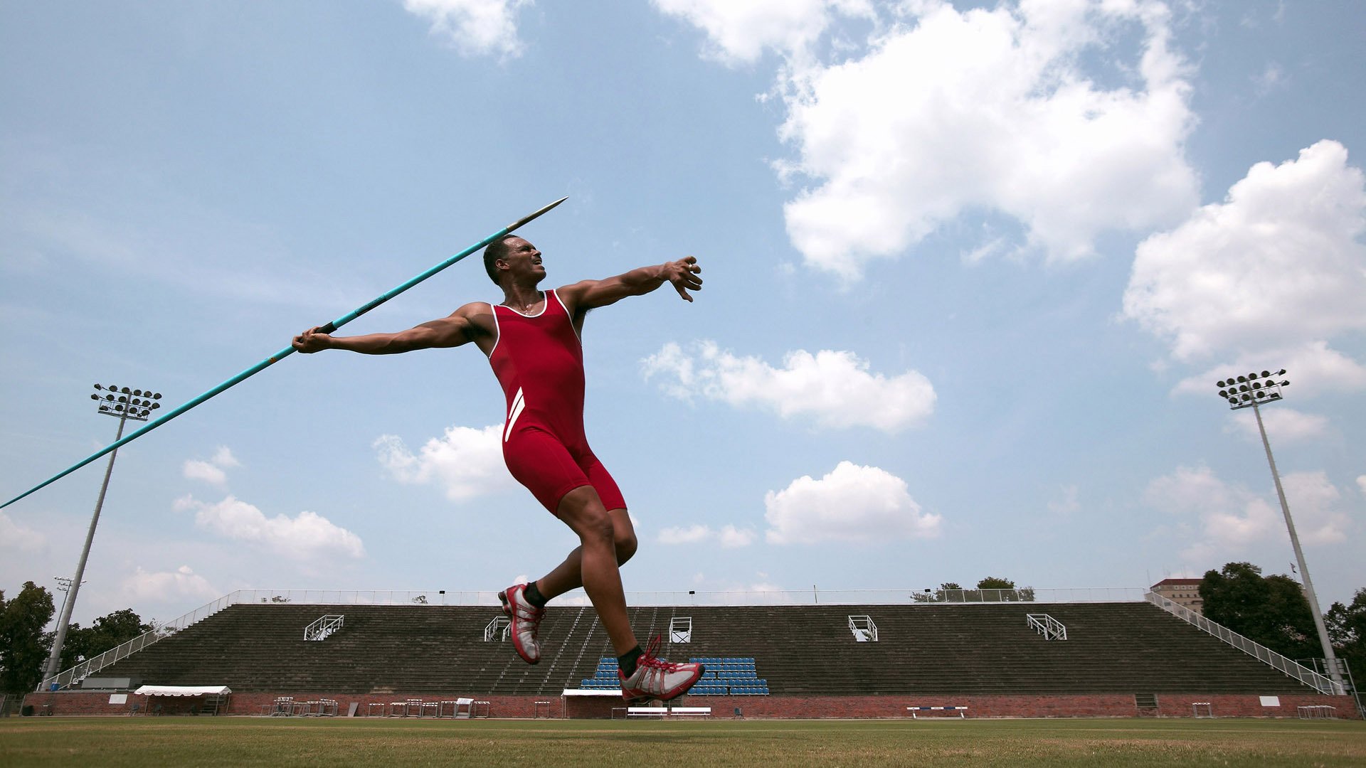 跨越两千年的统治密码，从姆巴佩的突破到罗马军团的尖刀战术